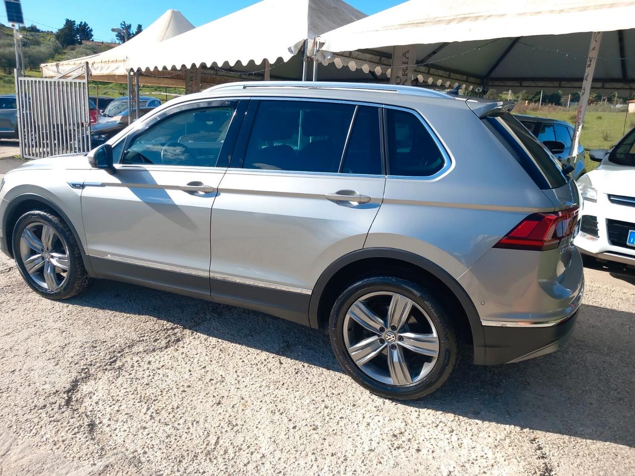 Volkswagen Tiguan 2.0 BiTDI SCR DSG 4MOTION Executive R-Line BMT