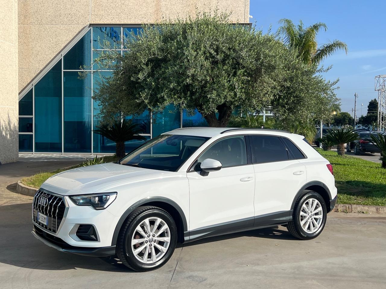 Audi Q3 35 TDI S tronic Business
