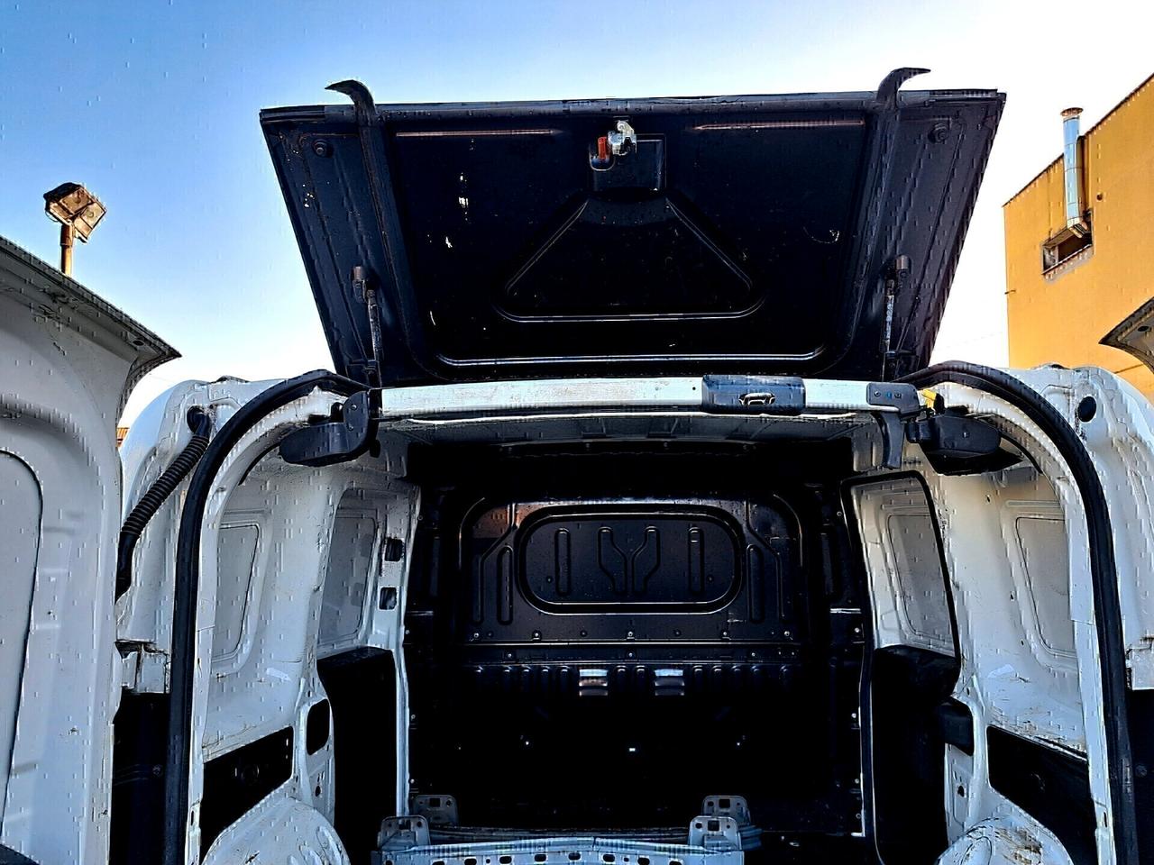 Fiat Doblò 1.6 MJT 105CV Lamierato SX