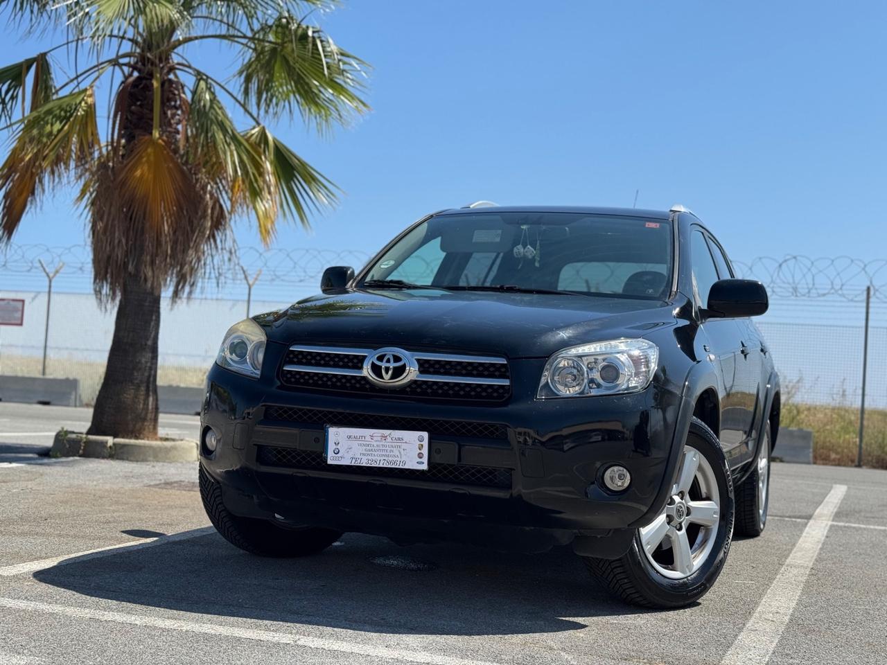 TOYOTA RAV 4 2.2D4-D 177 CV LUXURY 12 MESI DI GARANZIA