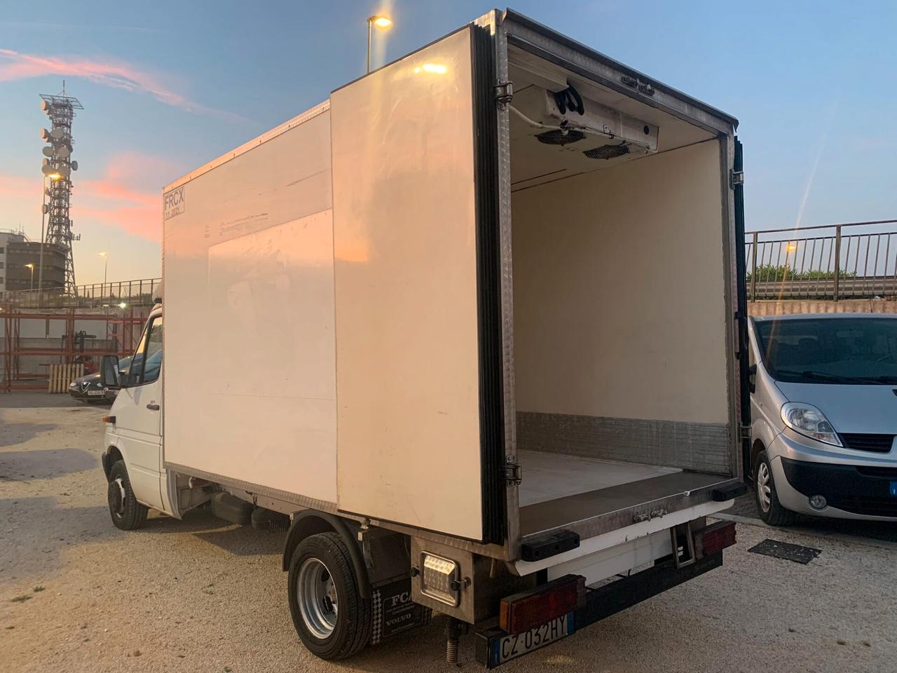 MERCEDES SPRINTER COIBENTATO REFRIGERATO DOPPIA TEMPERATURA