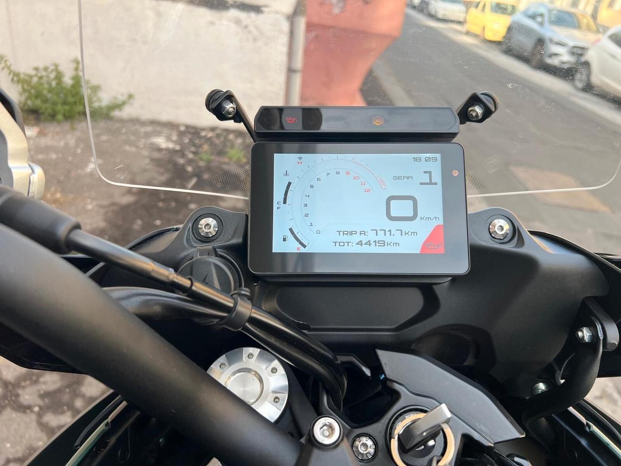 Benelli TRK 702 X