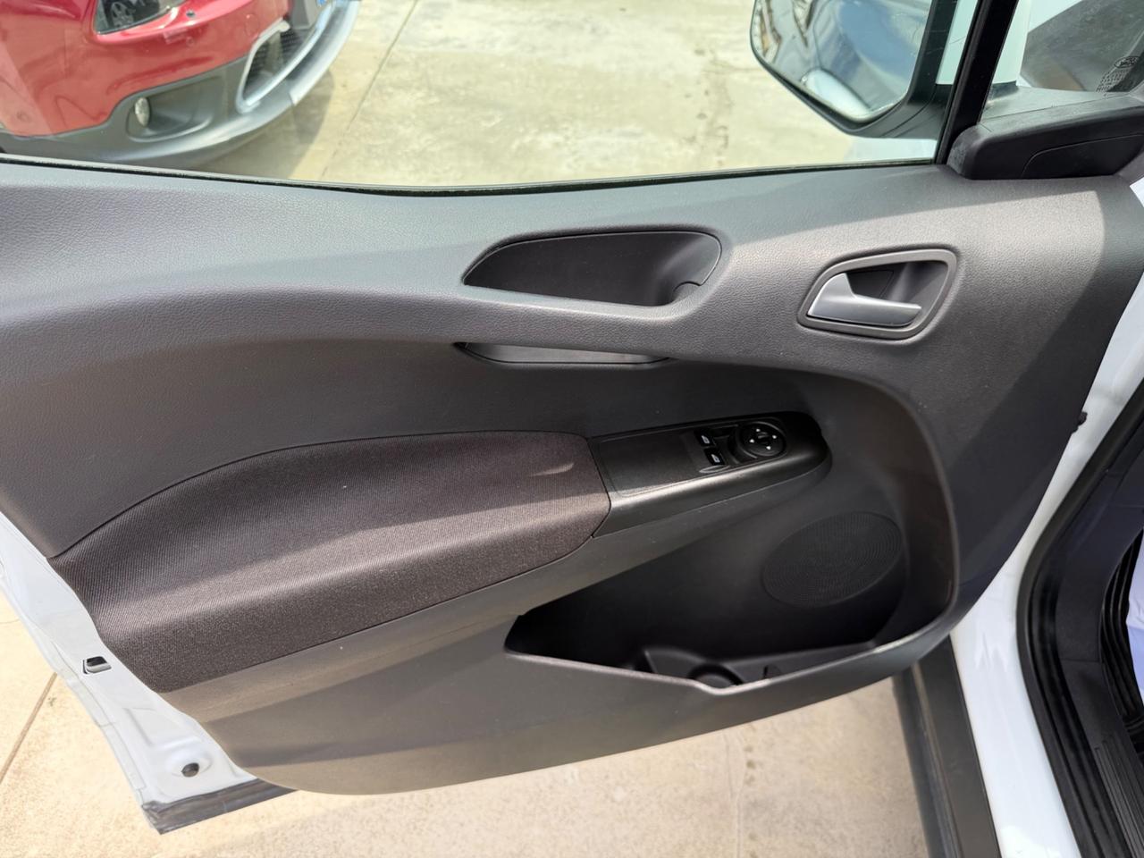 Ford Transit Courier 1.5 TDCi 75CV Van Entry
