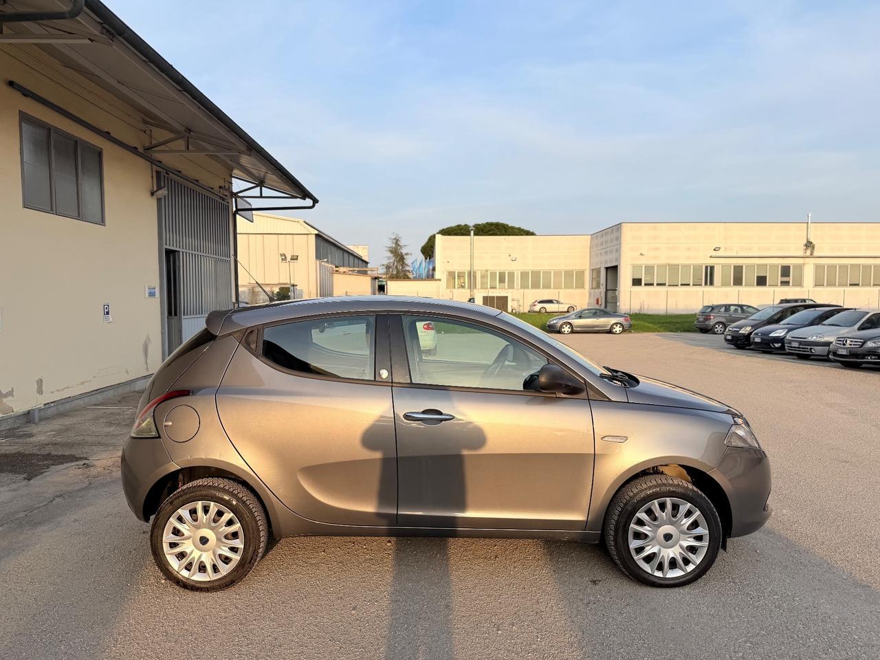 Lancia Ypsilon 0.9 TwinAir 85 CV 5 porte Metano Ecochic Gold