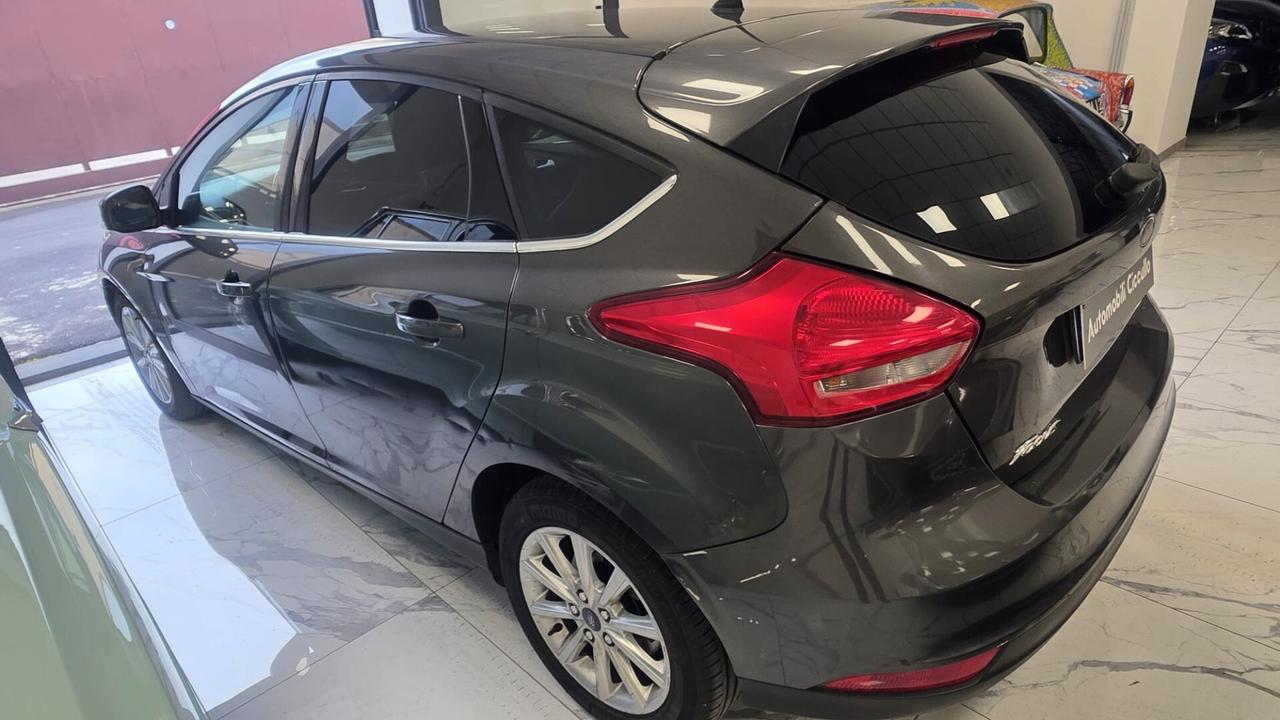 Ford Focus 1.5 TDCi 120 CV Start&Stop Powershift Titanium