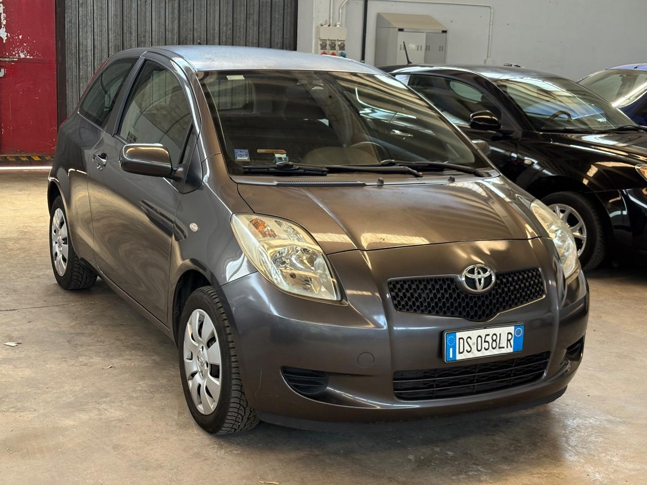 Toyota Yaris 1.0 5 porte Sol