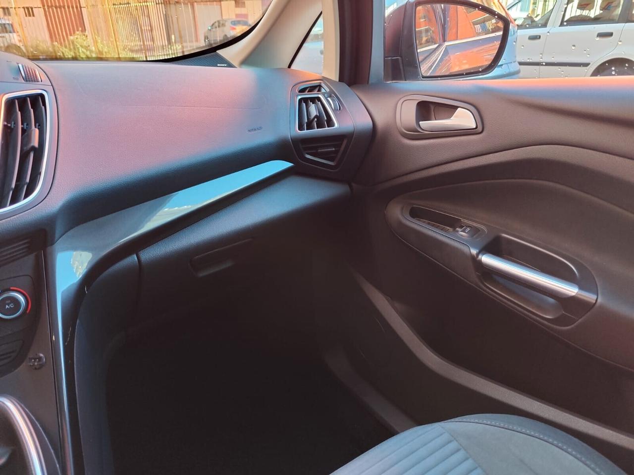 Ford C-Max 1.5 TDCi 120CV Titanium X