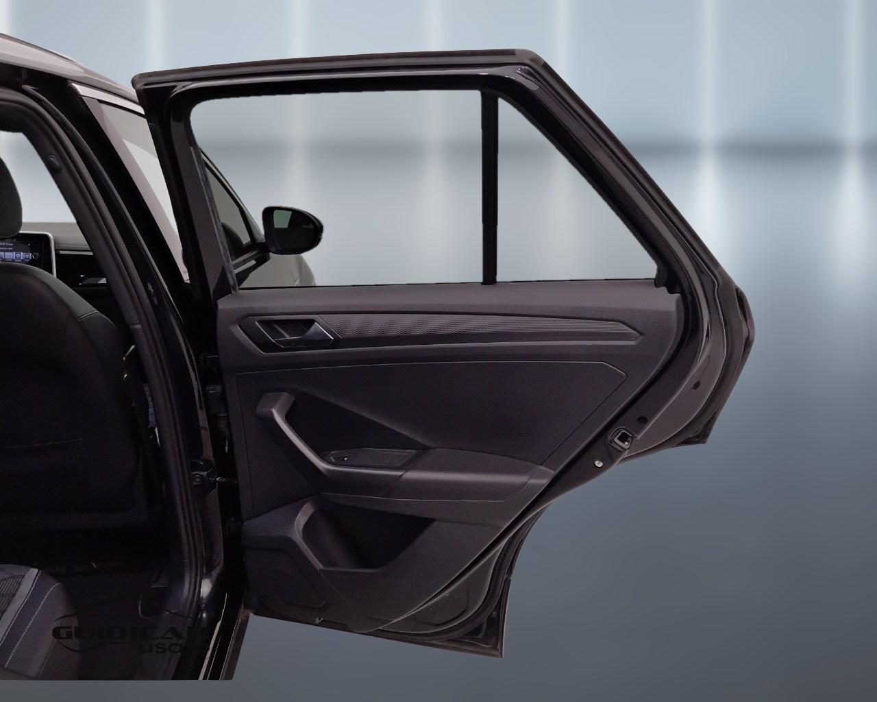 VOLKSWAGEN T-Roc I 2022 - T-Roc 1.0 tsi R-Line 110cv