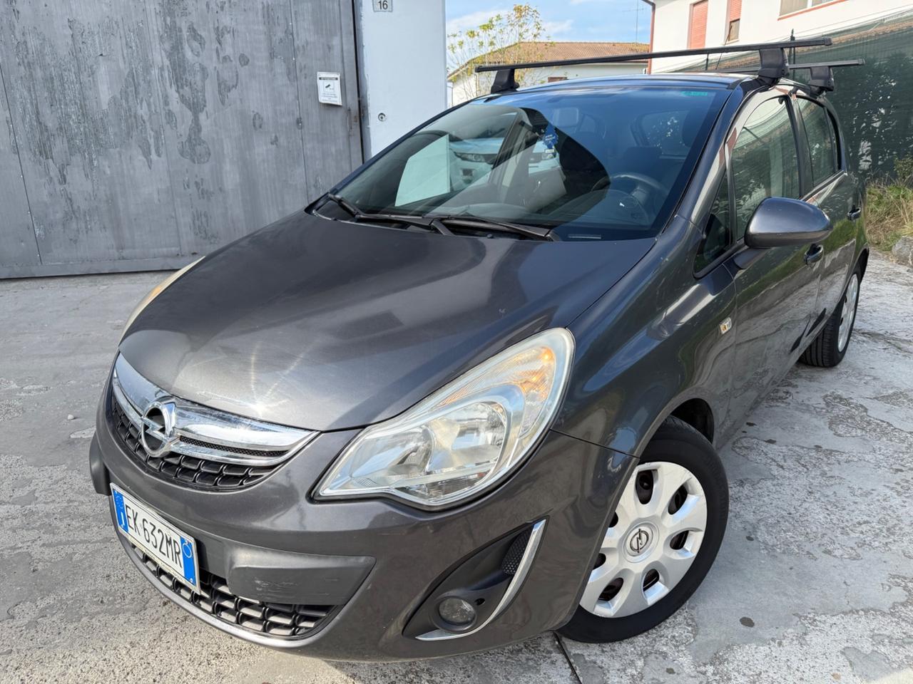 Opel Corsa 1.2 BENZINA POCHI KM 2011 NEOPATENTATI