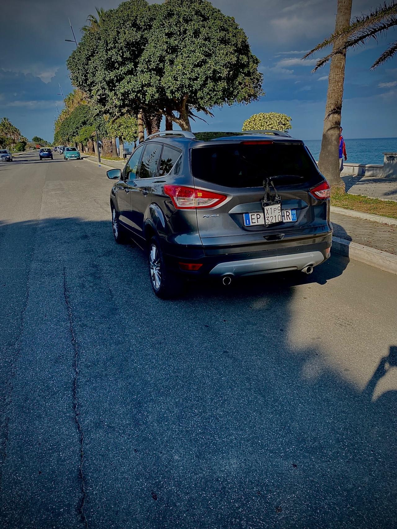 Ford Kuga 2.0 TDCI 140 CV 4WD Powershift Titanium