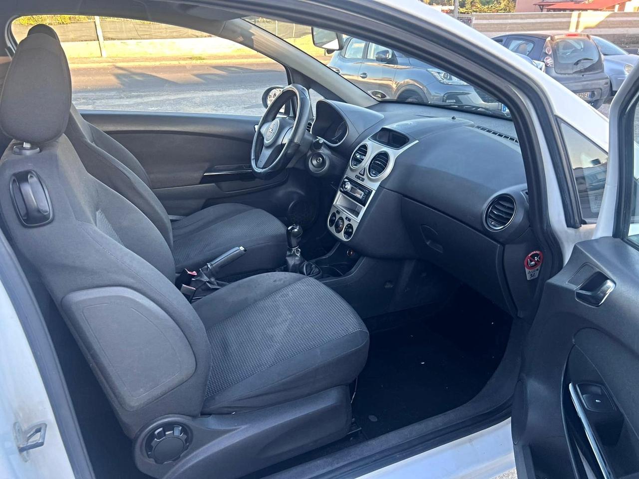 Opel Corsa 1.2 3 porte Club
