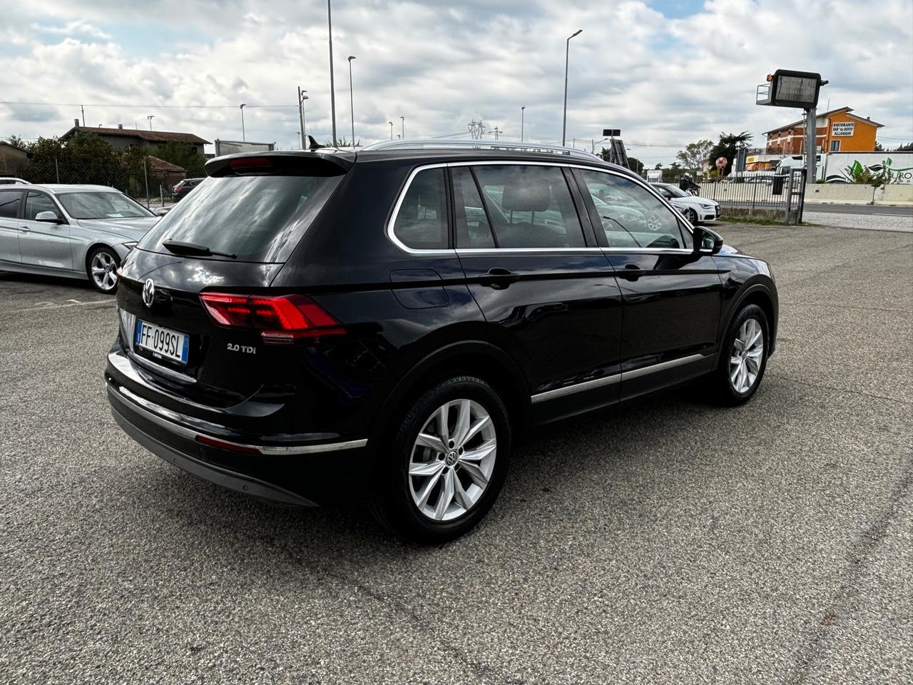 Volkswagen Tiguan 2.0 TDI SCR DSG Executive BlueMotion Technology - 2016