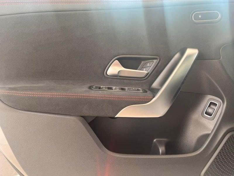 Mercedes-Benz CLA CLA 180 AMG Line Advanced Plus Navi Camera 18"