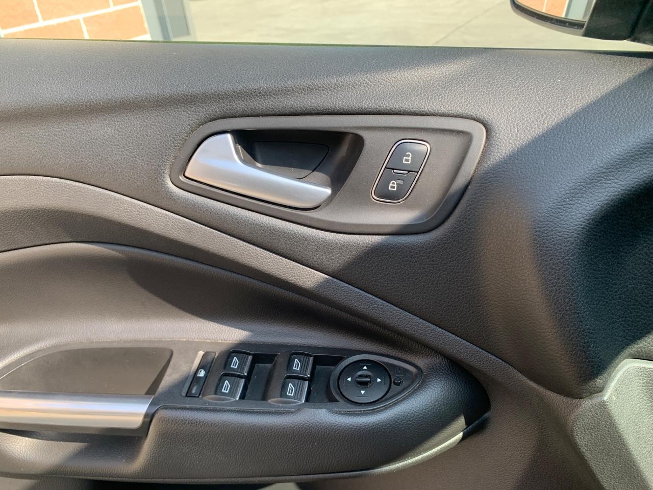 Ford Kuga 1.5 TDCI Powershift