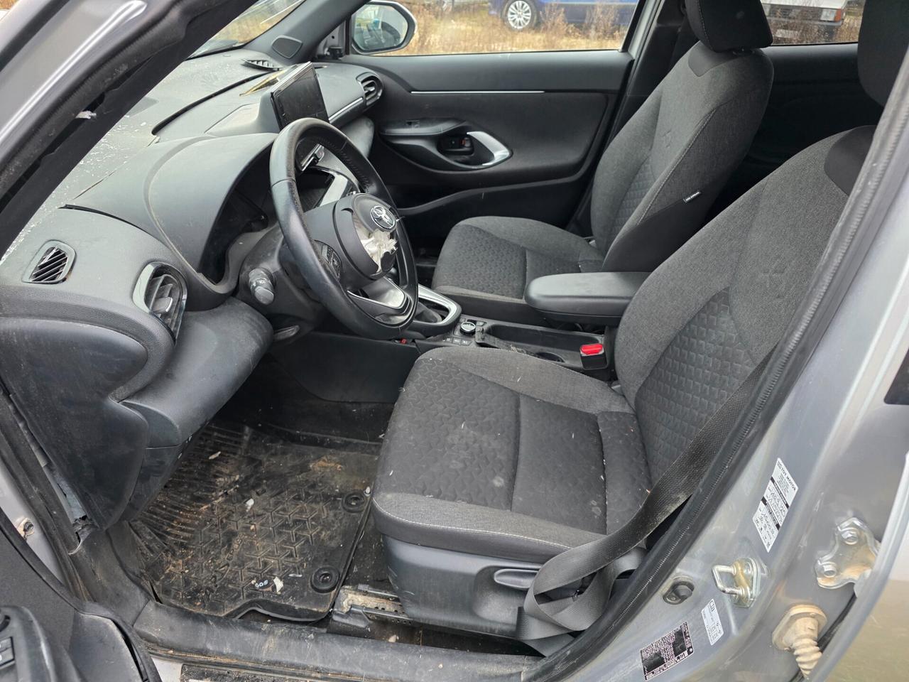 Toyota Yaris Cross 1.5 Hybrid 5p. E-CVT AWD-i Business