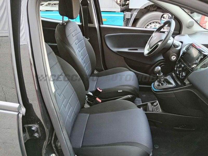 Lancia Ypsilon Ypsilon 1.0 firefly hybrid Platino s&s 70cv