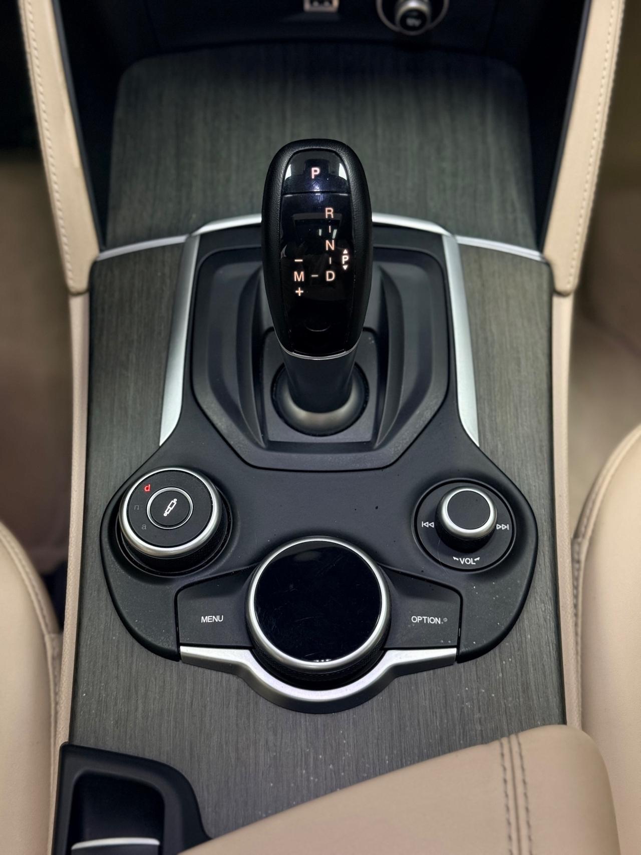 Alfa Romeo Stelvio 2.0 Turbo 280 CV AT8 Q4 B-Tech 11/2018 TETTO RADAR