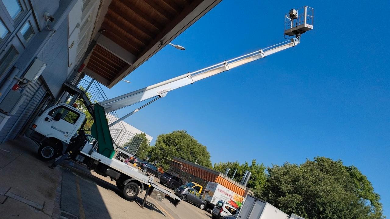 Nissan Cabstar 110 cv piattaforma aerea