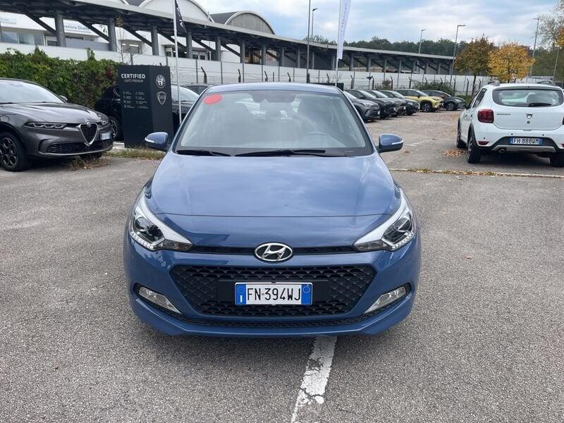 Hyundai i20 II 2015 5p 1.2 Login econext 84cv