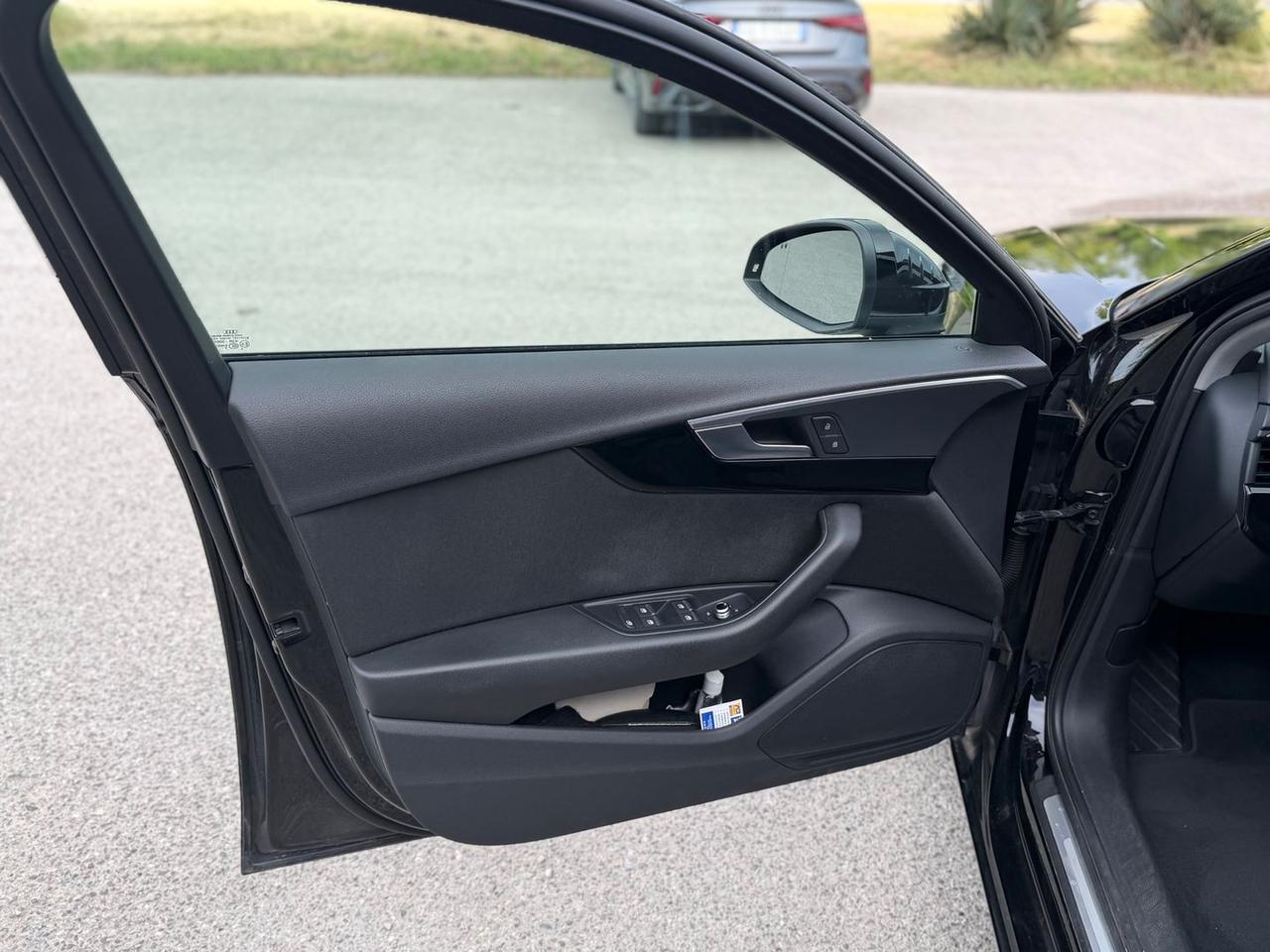 Audi A4 Business Sport 2.0 35 TDI #10742