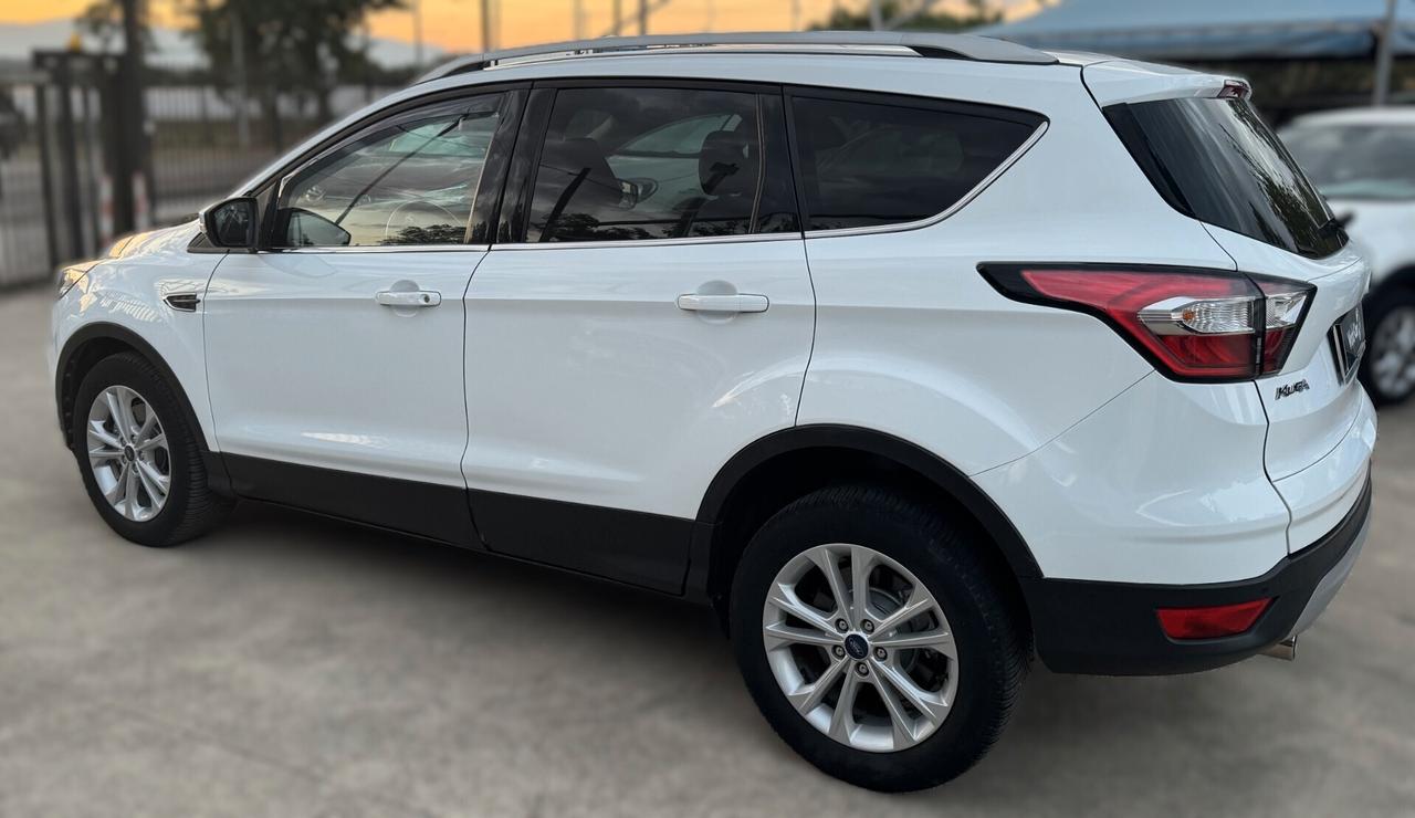 Ford Kuga 1.5 TDCI 120 CV S&S 2WD Powershift Titanium