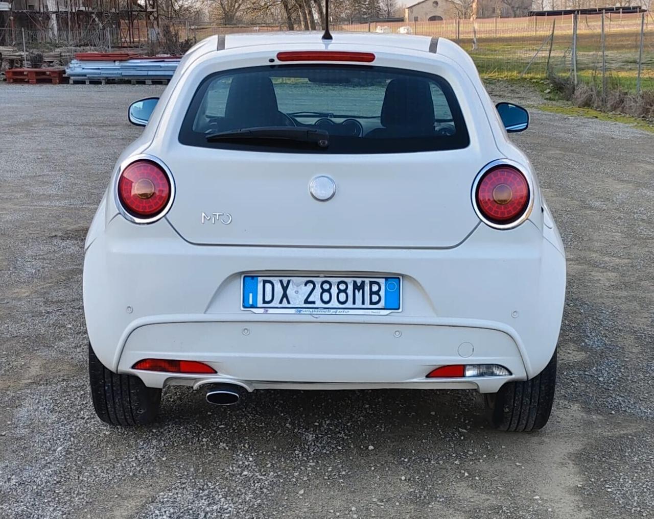 Alfa Romeo MiTo 1.6 JTDm 16V Distinctive Sport Pack