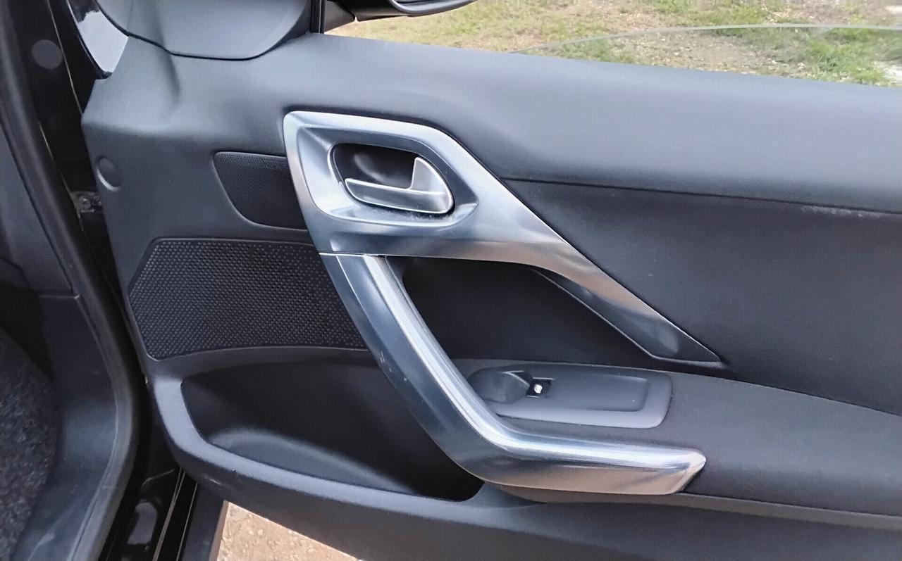 Peugeot 2008 BlueHDi 100 Allure