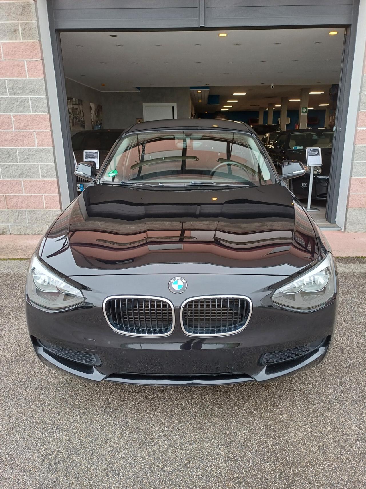 Bmw 114 114i 5p. Unique