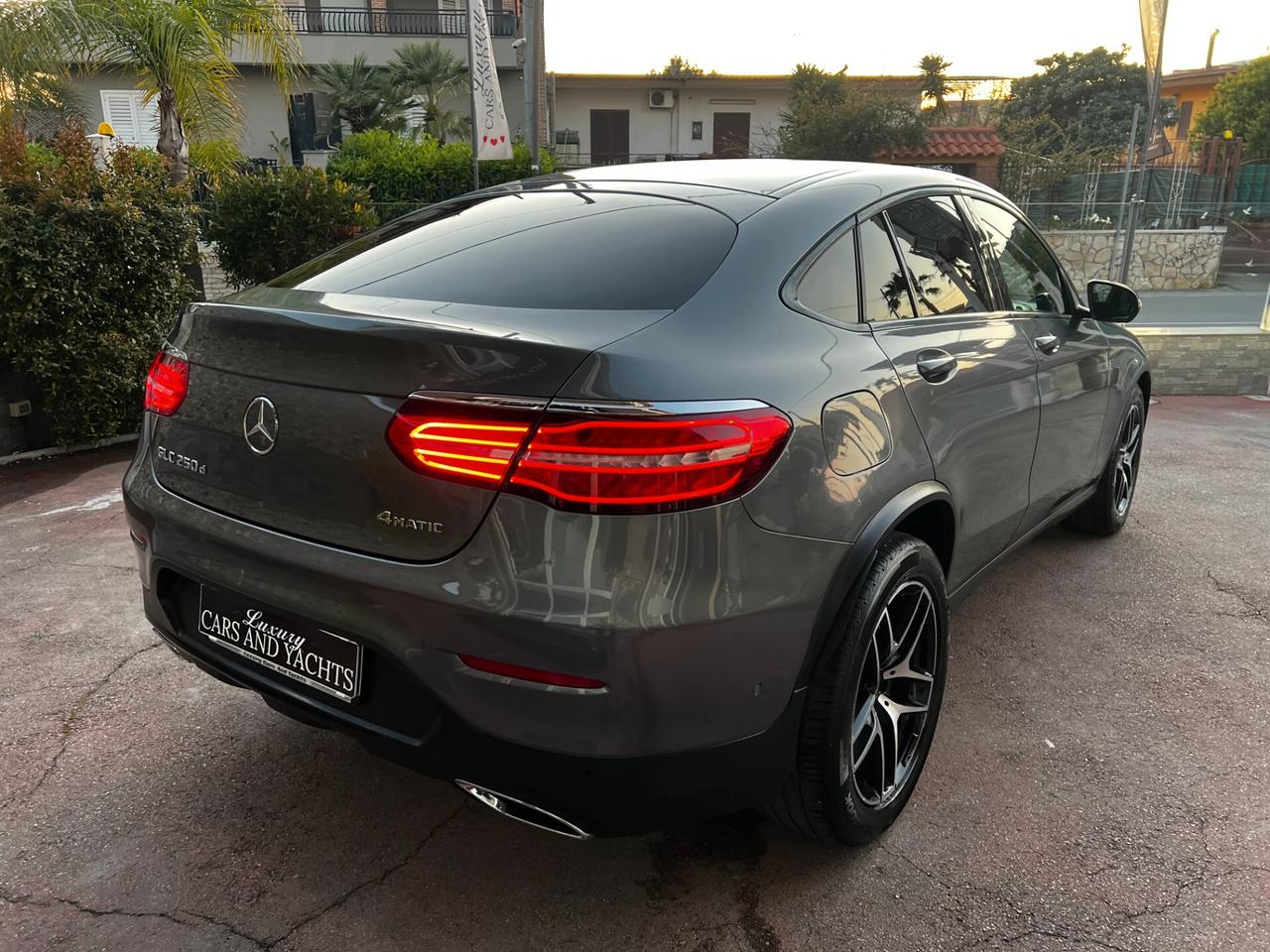 Mercedes-benz GLC Coupe 250 D 4Matic-AMG-2019