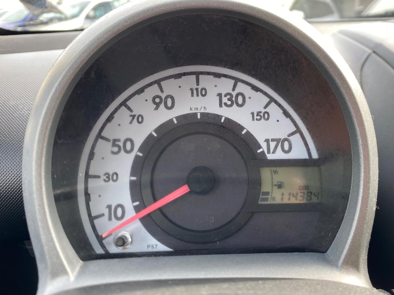 Toyota Aygo 1.0 12V VVT-i 5 porte Sol UNICO PROPIETARIO NEOPATENTATI GARANZIA 12 MESI