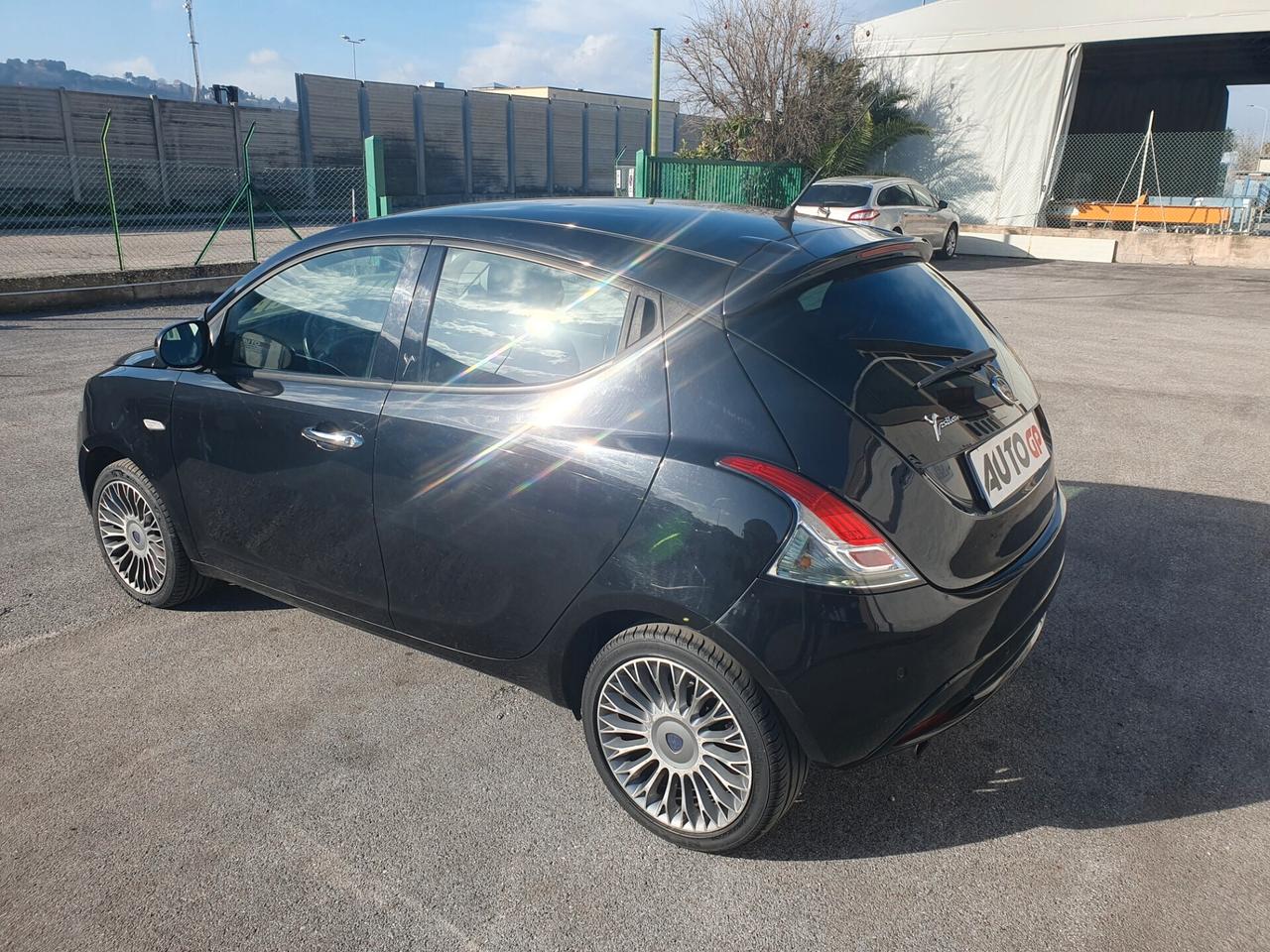 Lancia Ypsilon 1.2 69 CV benzina GPL Neopatent 2017