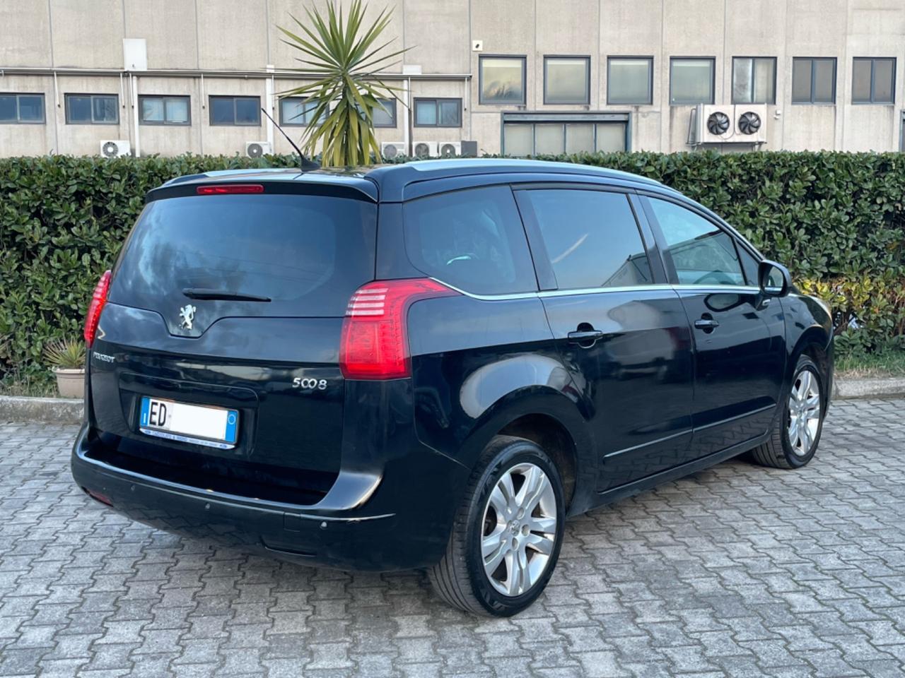 Peugeot 5008 2.0 HDi 7Posti Navi Head-up Full