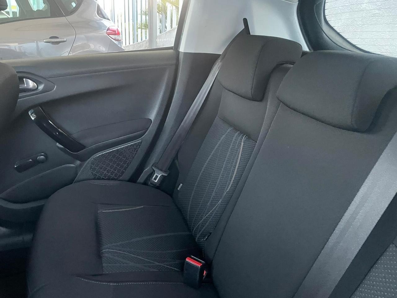 Peugeot 208 1.2 VTi 82 CV 5 porte Access