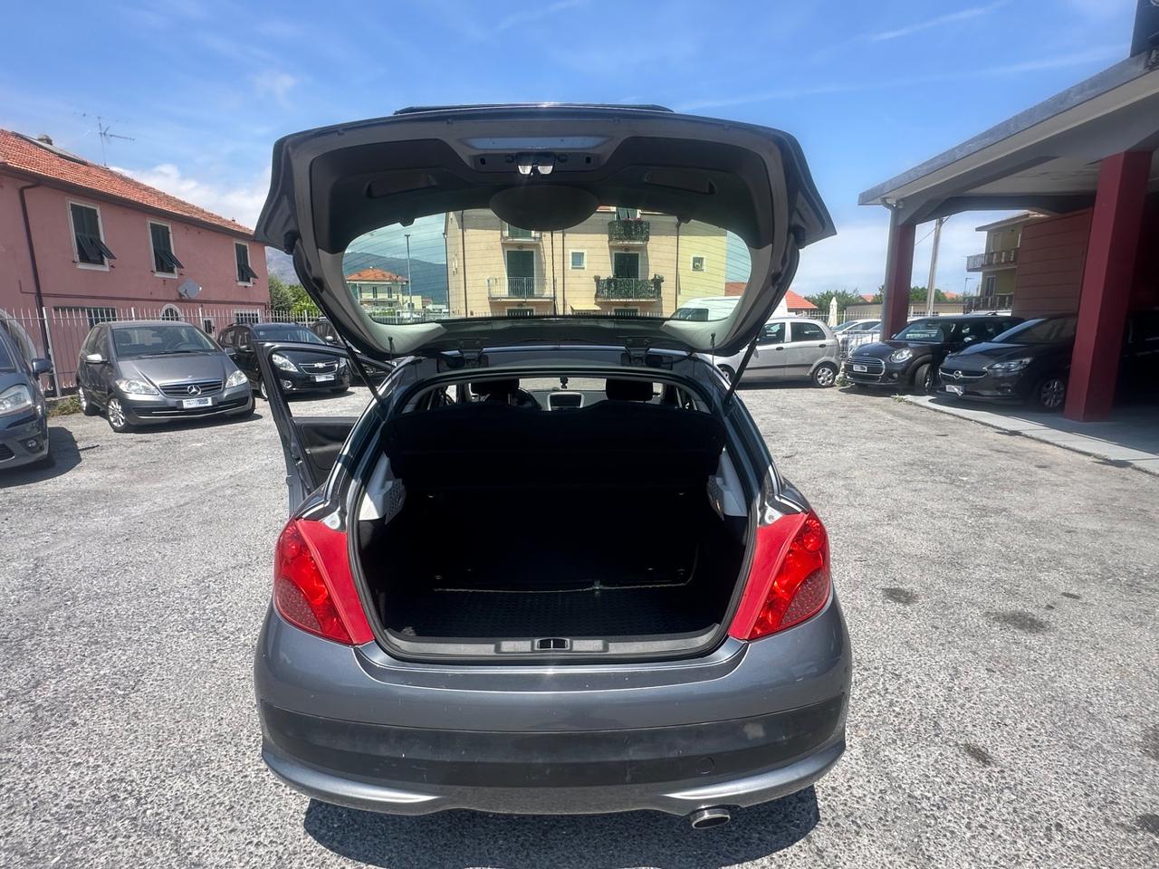 Peugeot 207 1.6 VTi 120CV 5p. XS