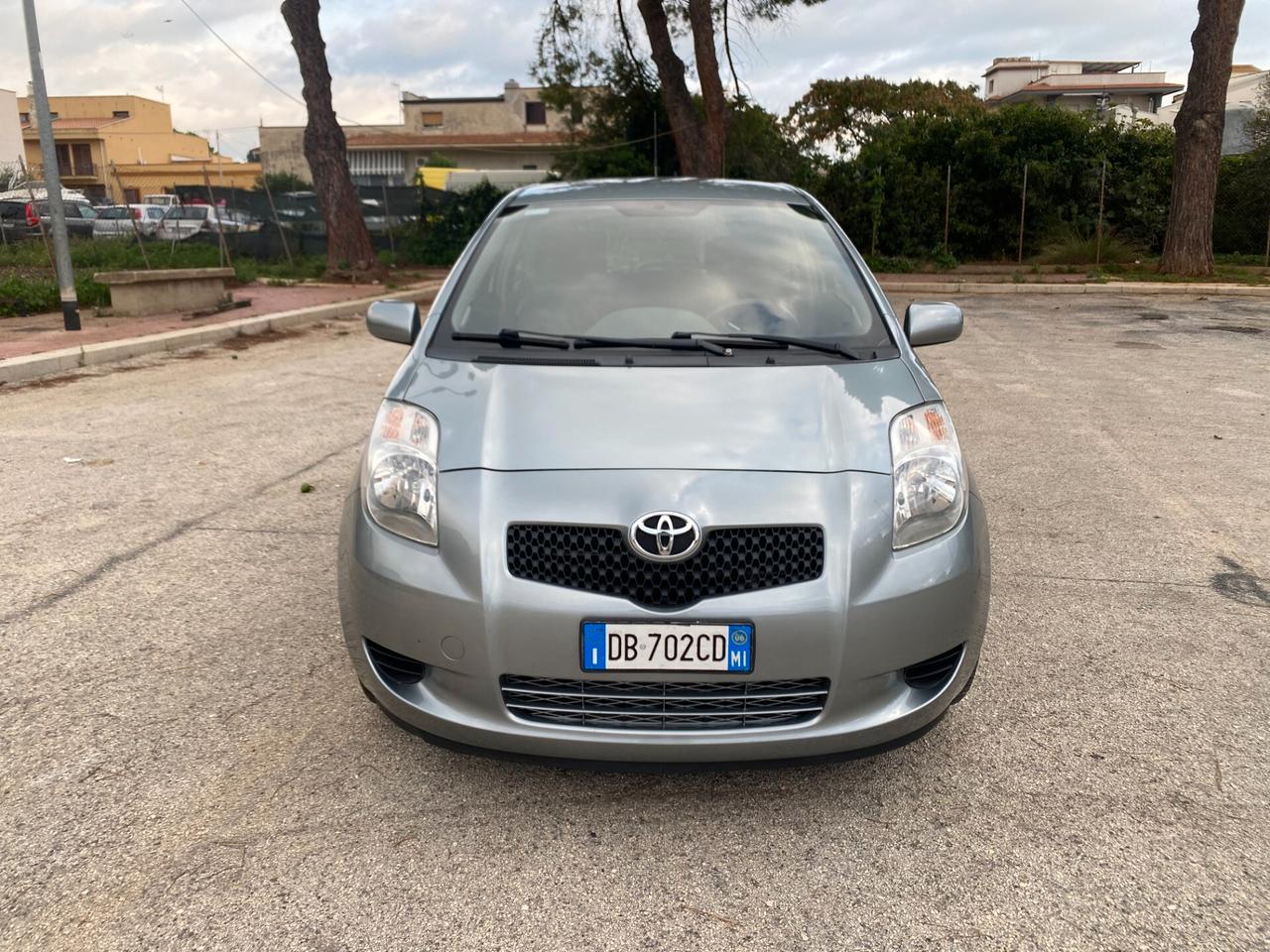 Toyota Yaris 1.4 D-4D 3 porte Sol ---- CAMBIO AUTOMATICA ----