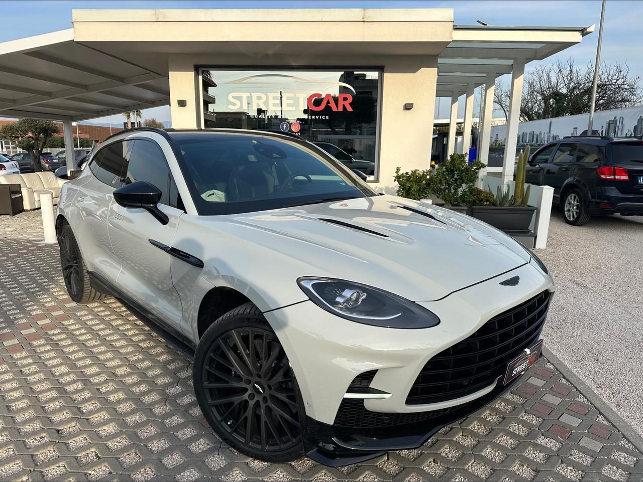 Aston Martin DBX DBX707
