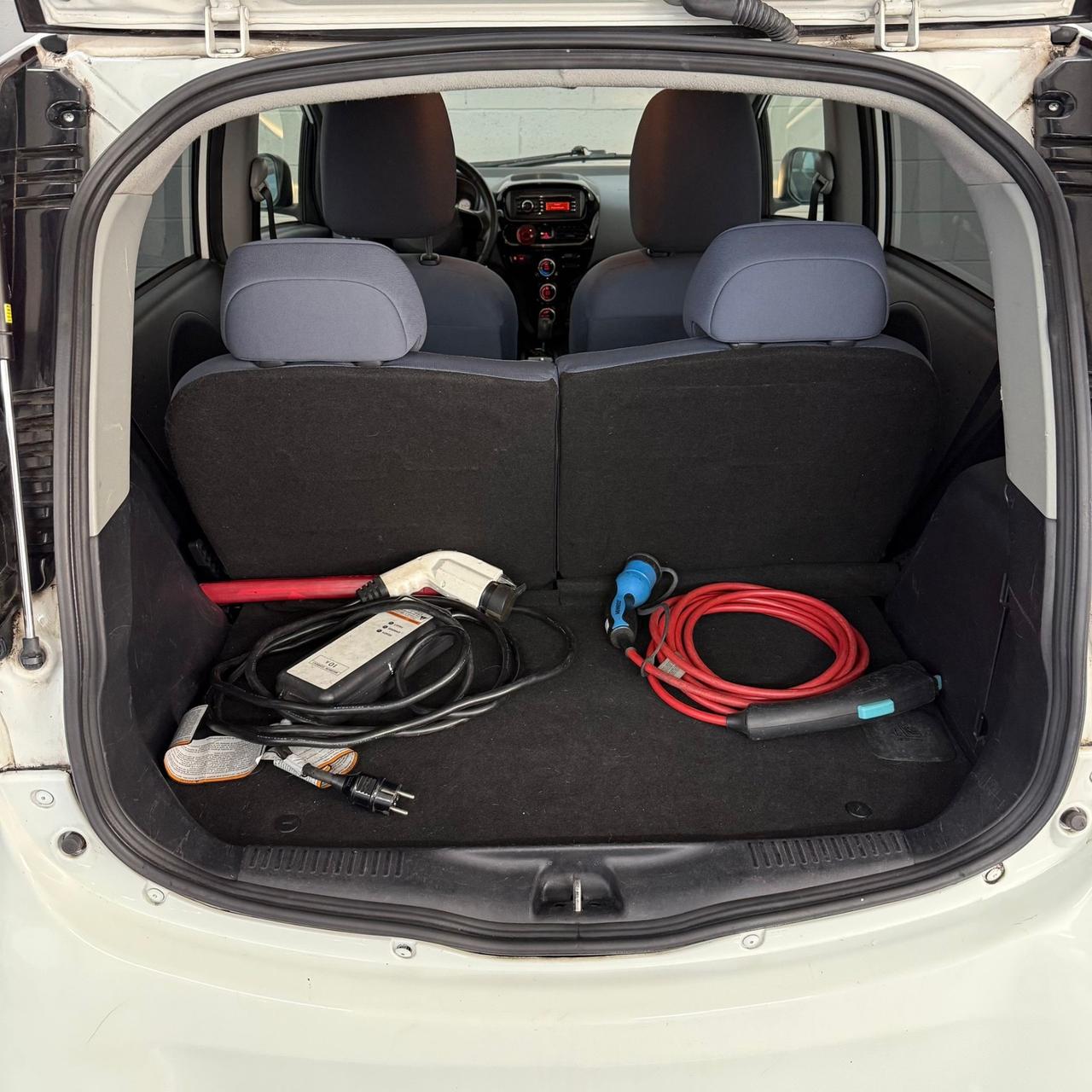 Peugeot iOn Active NEOPATENTATI TOTALMENTE ELETTRICA