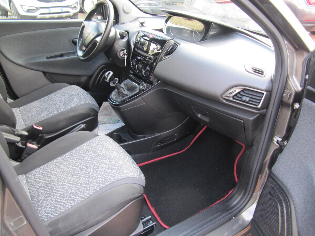 Lancia Ypsilon 0.9 TwinAir 85 CV 5 porte Metano Ecochic Gold