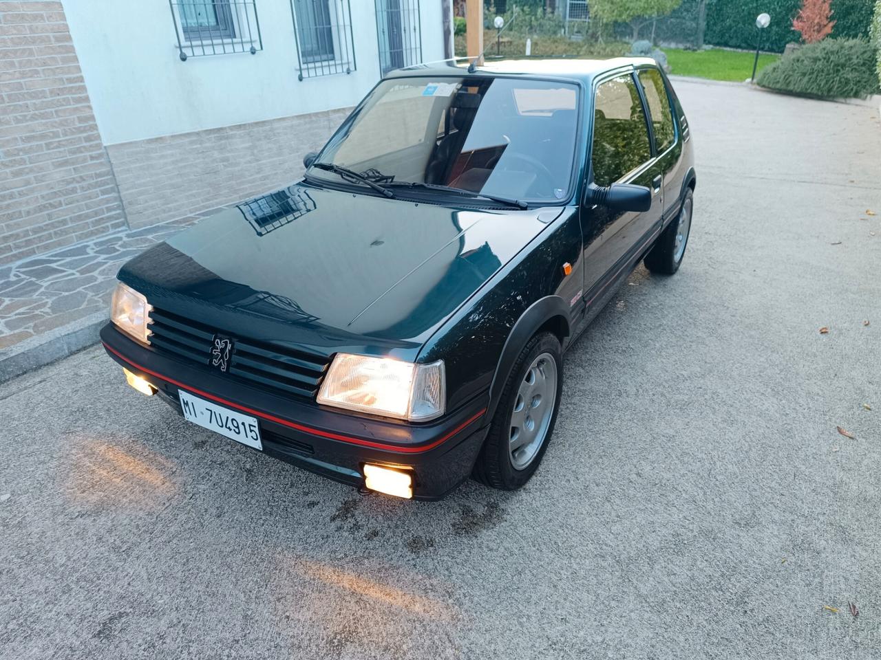 Peugeot 205 1.9 GTI Plus verde Sorrento