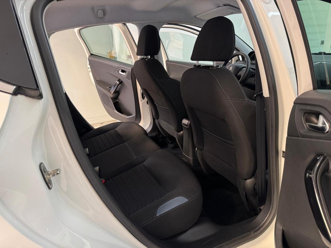 Peugeot 208 1.4 Diesel 68 CV 2014