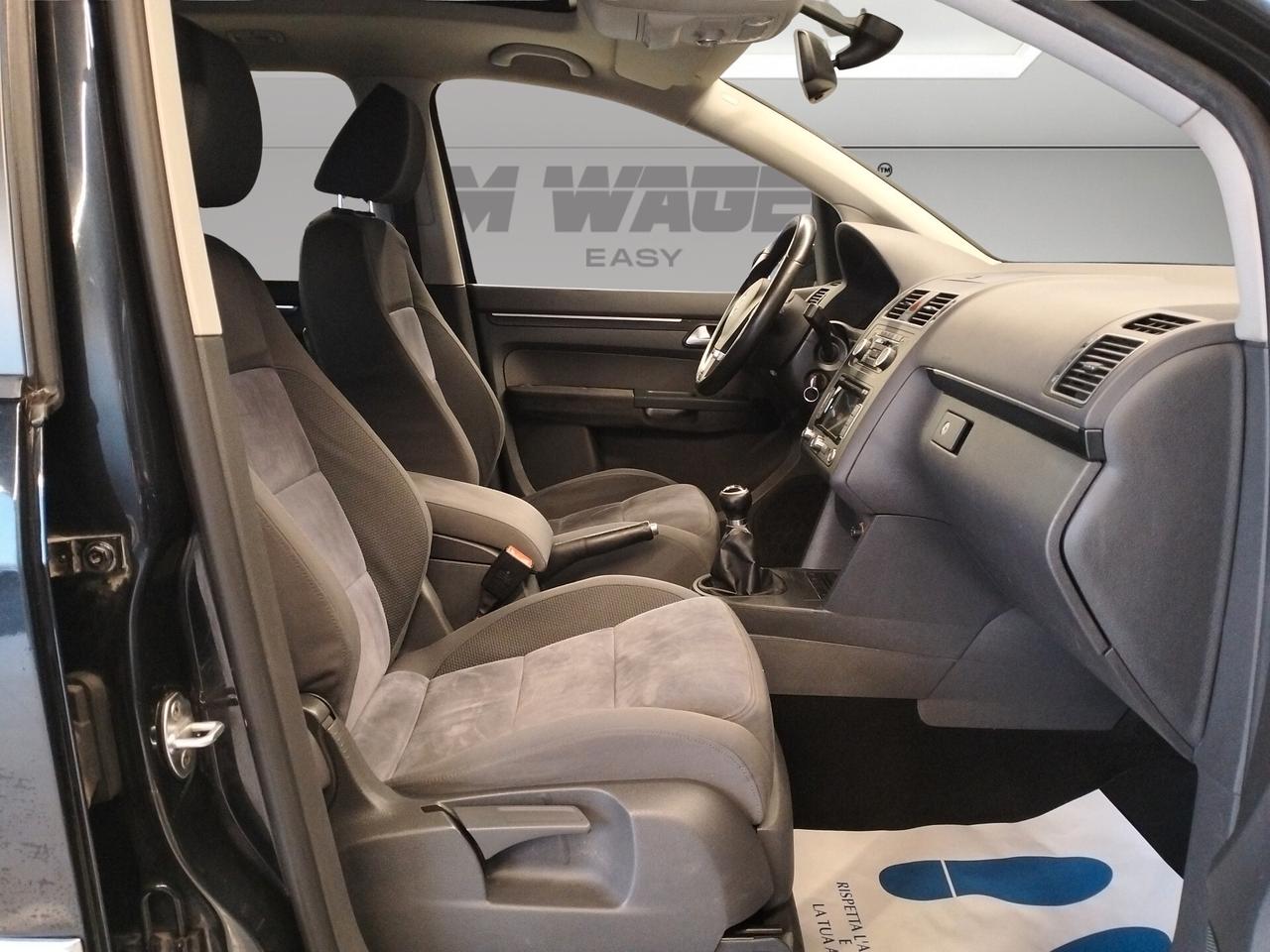 Volkswagen Touran 1.6 TDI Comfortline - 7 POSTI - TETTO APRIBILE - OPERATORI DEL SETTORE
