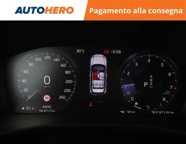 VOLVO XC40 T2 Geartronic Momentum Pro