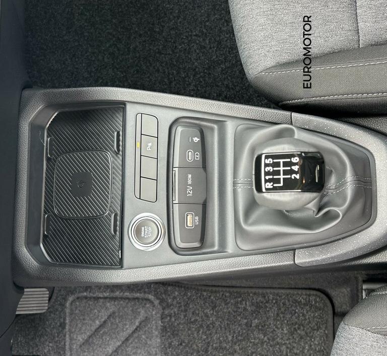 Kia Stonic 1.0 T-GDi MHEV Style Launch Pack