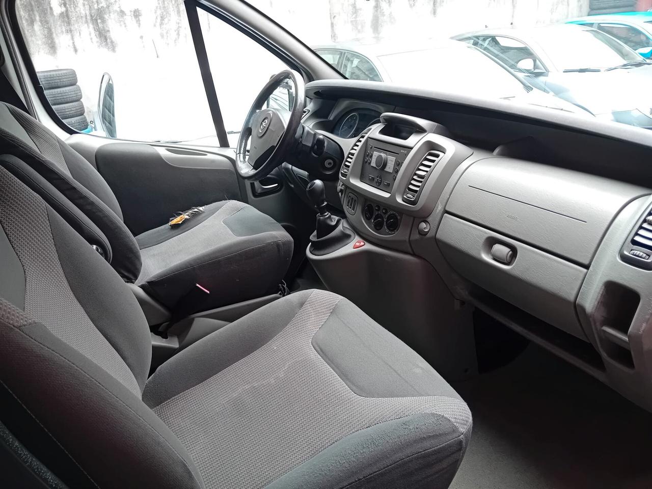 Opel Vivaro 8 POSTI