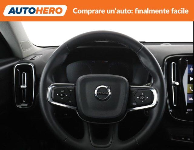VOLVO XC40 T2 Momentum Pro
