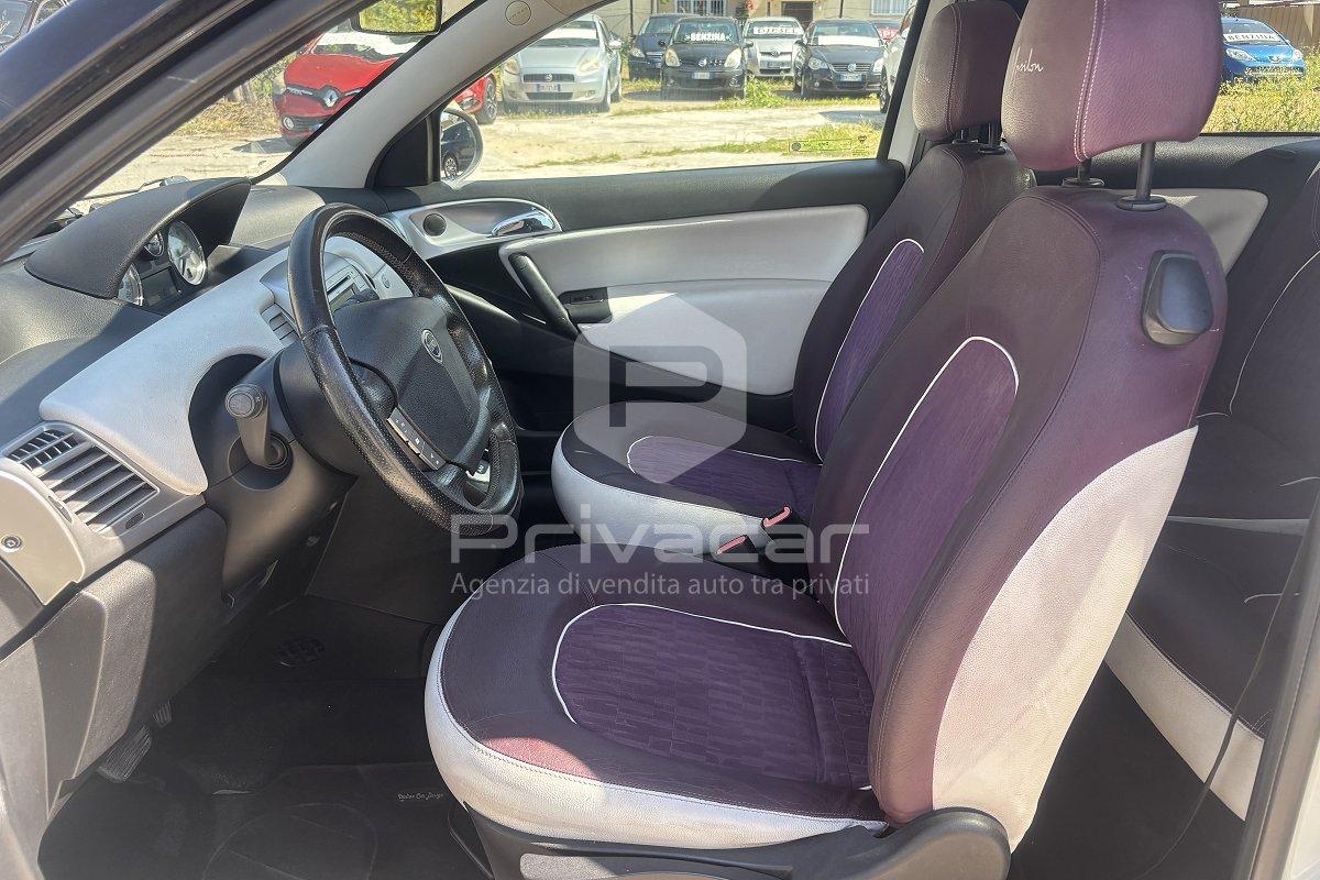 LANCIA Ypsilon 1.3 MJT 75 CV Versus
