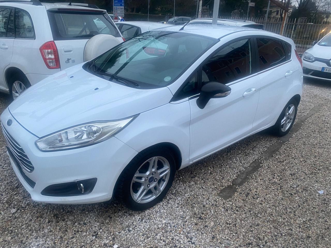 Ford Fiesta 1.4 5p. Bz.- GPL Titanium NEOPATENTATI-NAVI