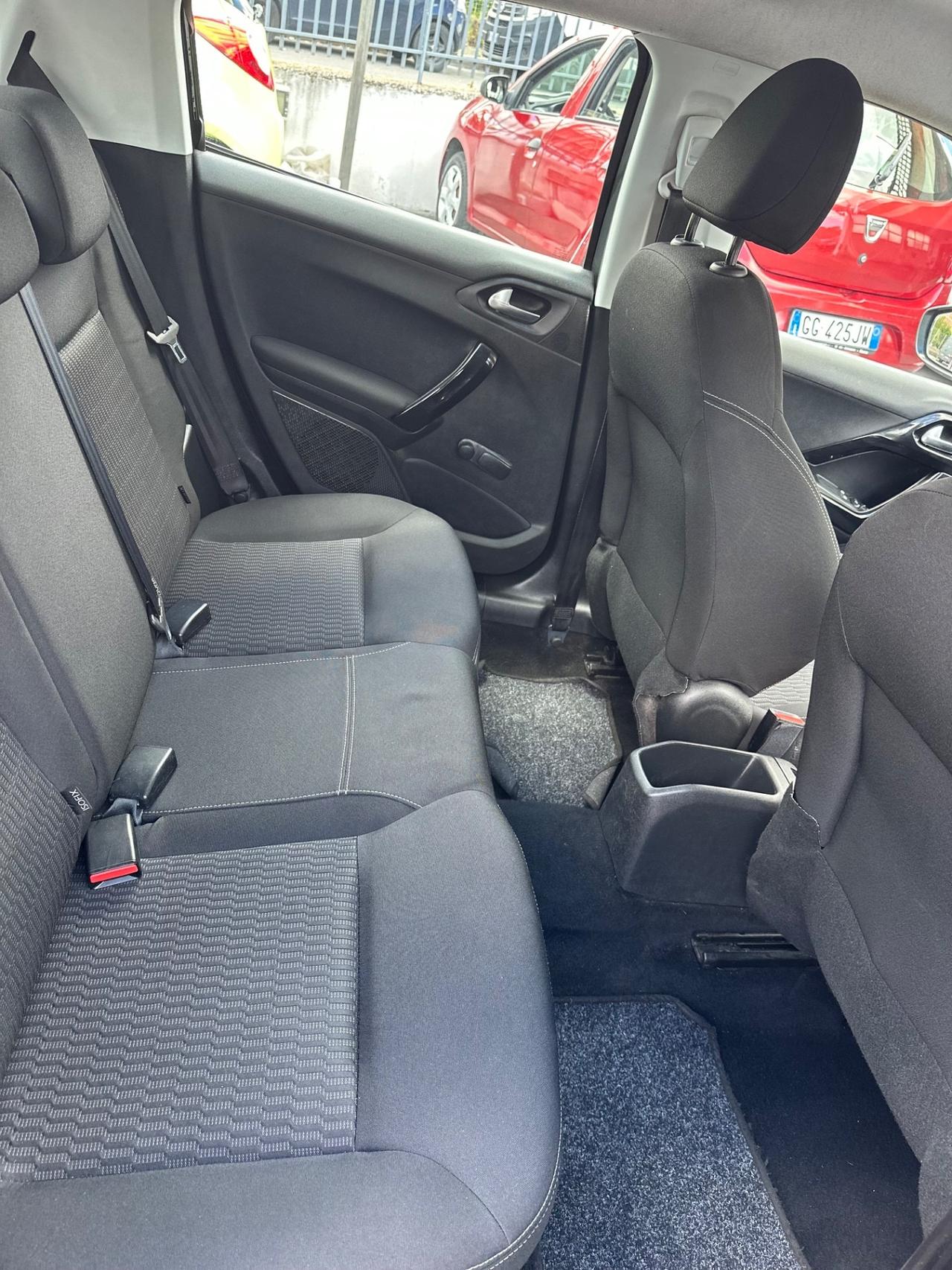 Peugeot 208 PureTech 82 5 porte Allure