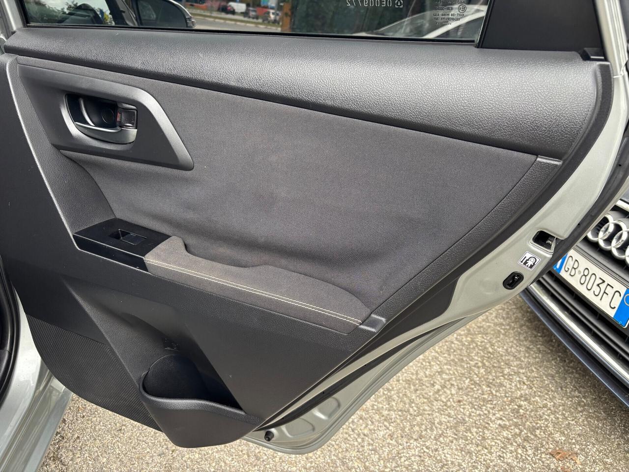 Toyota Auris 1.4 D-4D 5 porte ok neopatentati