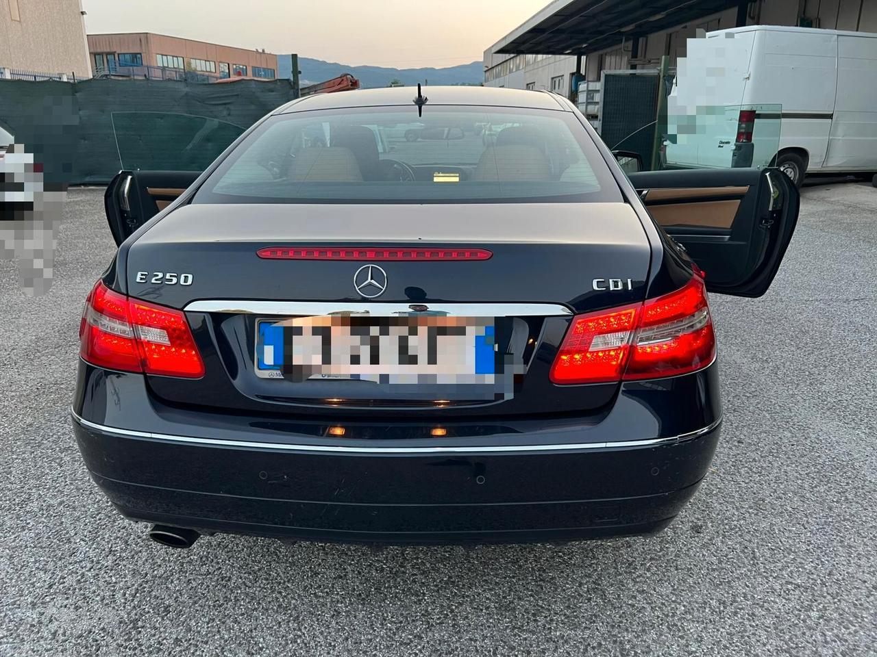 Mercedes-benz E 250 CDI Coupé BlueEFFICIENCY Avantgarde- Designo